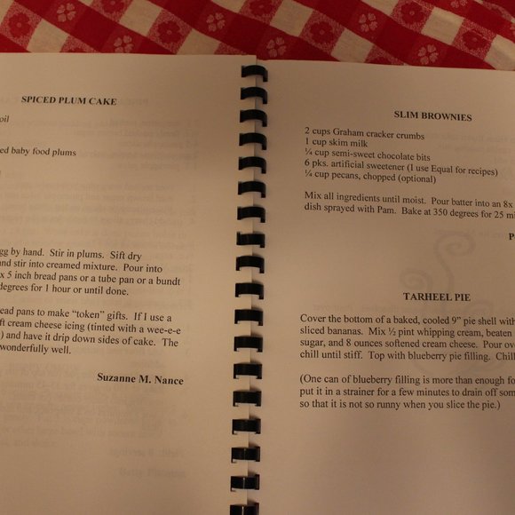 PIG OUT ELKIN NC. HIGH SCHOOL COOK BOOK  VINTAGE RARE - Picture 5 of 16